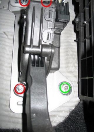 ford_focus_zamena_salonnogo_filtra_1
