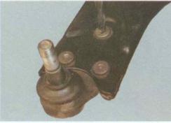 ford_focus_zamena_sharovoy_opory_4
